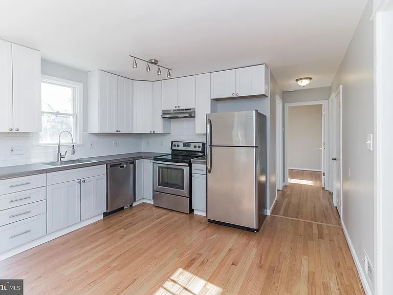 25 Birch Ave — Photo 5