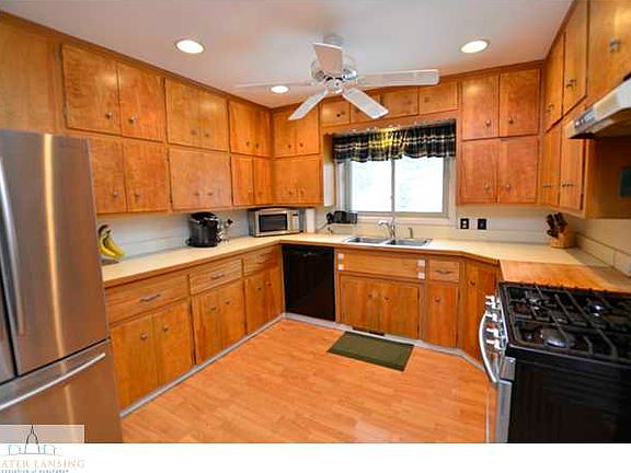 3rd image of 3323 Aragon Dr