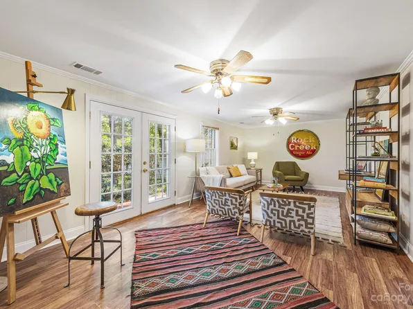 4115 Irvington Dr, Charlotte, NC 28205