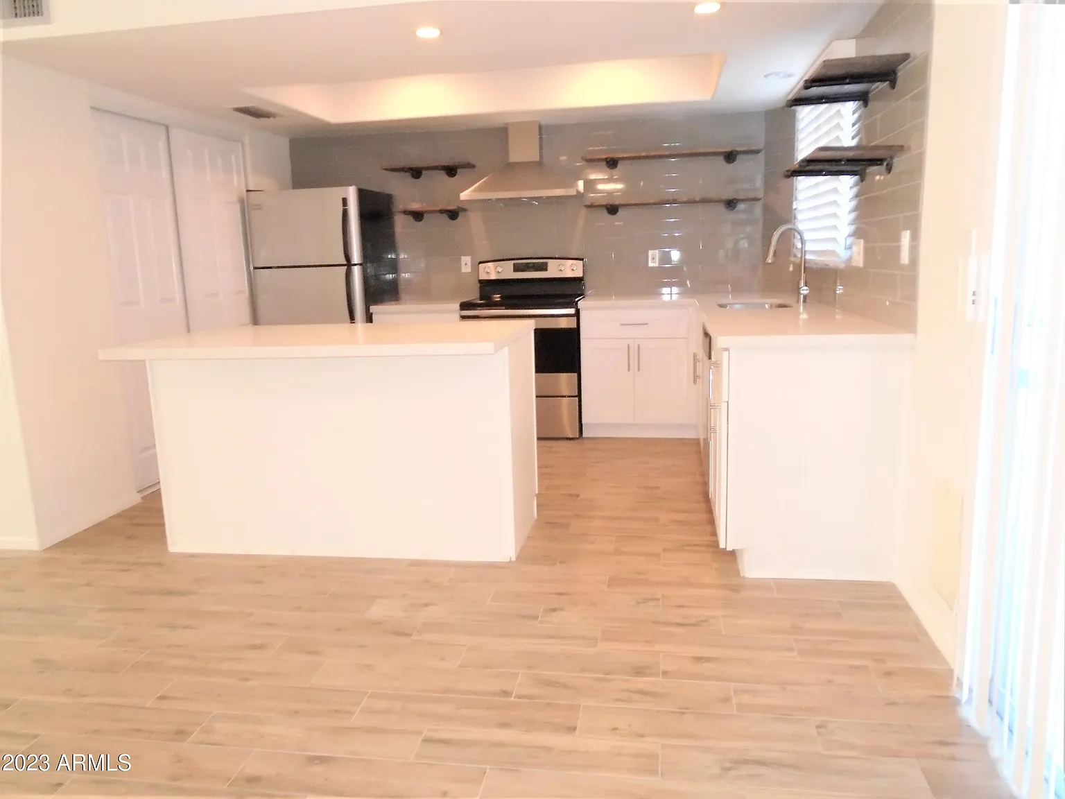 2 bed, 2.5 bath, 1424 sqft, $2,000 — Photo 4