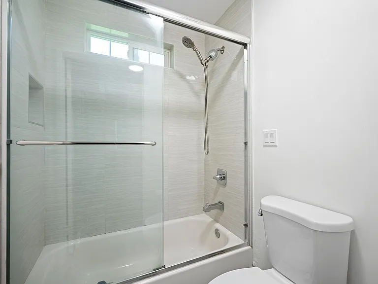 2359 Mira Vista Ave #F — Photo 9
