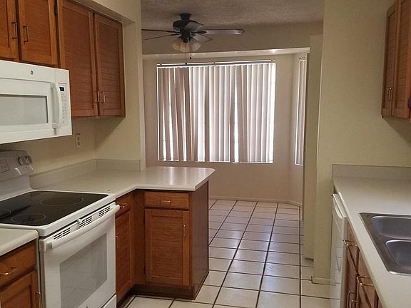 5th image of 8520 W Palm Ln Unit 1052