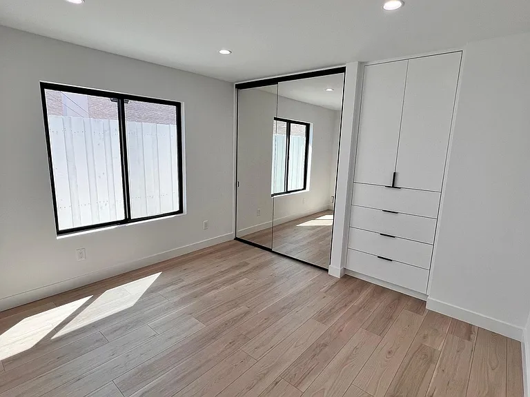 15531 Superior St — Photo 52