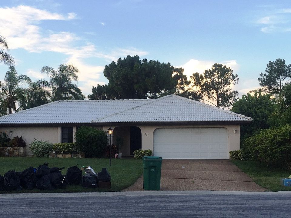 1st image of 311 Oakwood Cir