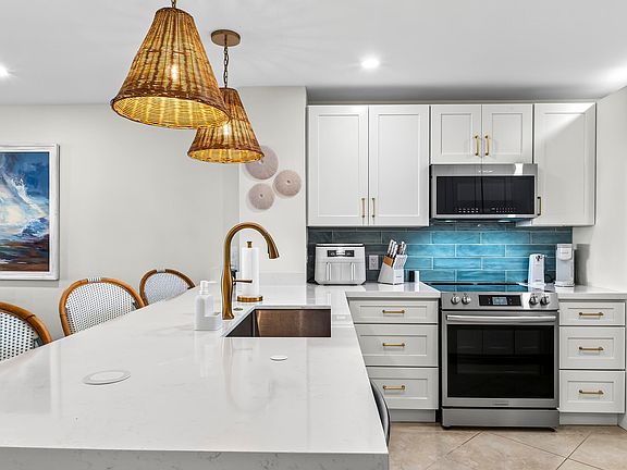 5th image of 111 N Pompano Beach Boulevard #611