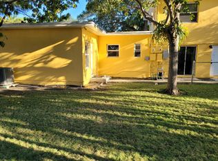 655 NE 122nd St #2, Miami, FL 33161