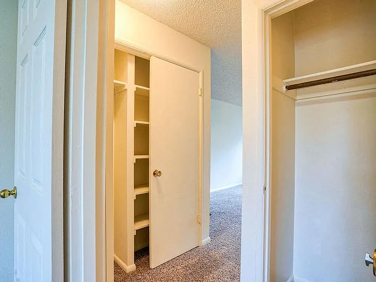 Maple Terrace Apartments — Photo 21
