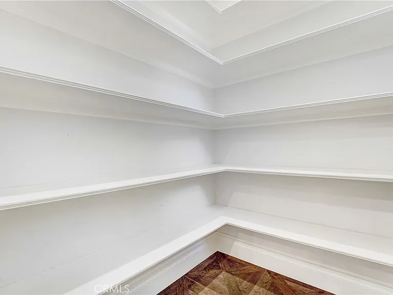 1714 W Oak St — Photo 20