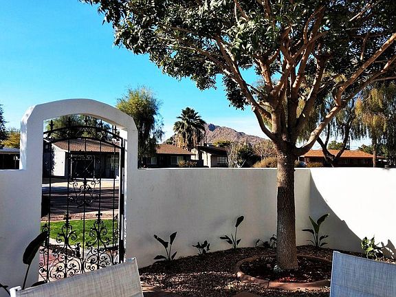 Courtyard looking at view of Camelback mountain