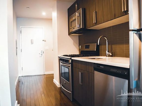 3rd image of 1215 Broadway APT 715