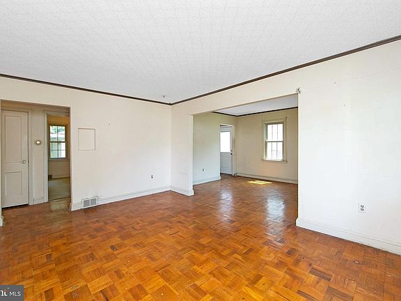 5th image of 103 Carolina Ave