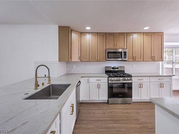 2nd image of 9529 Ruby Hills Dr