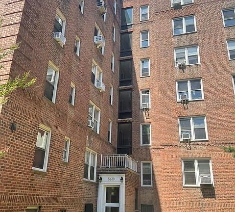 2nd image of 5620 Netherland Avenue #5D