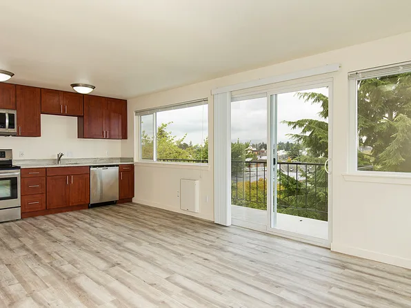 Winslow Apartments - Located in Wallingford, 4314 Winslow Pl N APT 302, Seattle, WA 98103