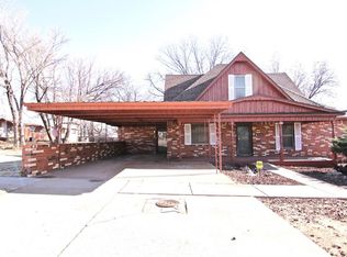 308 N 4th St, Sayre, OK 73662