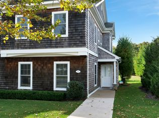 8 Savannah Ln N, Southampton, NY 11968