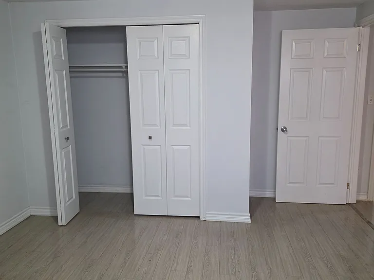 180 Centre St S #1 — Photo 7