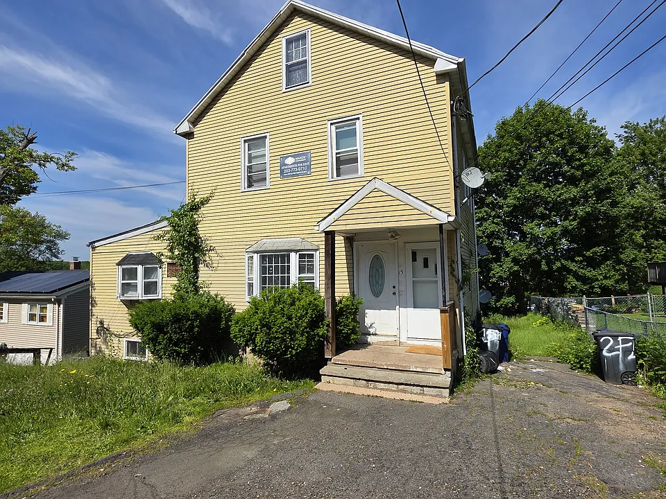 15 Robart St #1-A