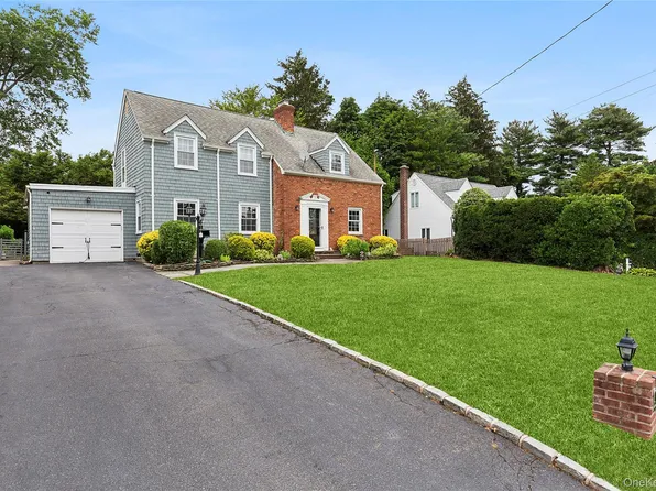 75 George Street, Roslyn Heights, NY 11577