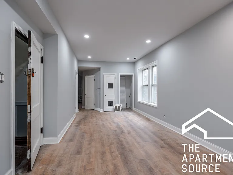 1307 N Lawndale Ave #1F — Photo 6