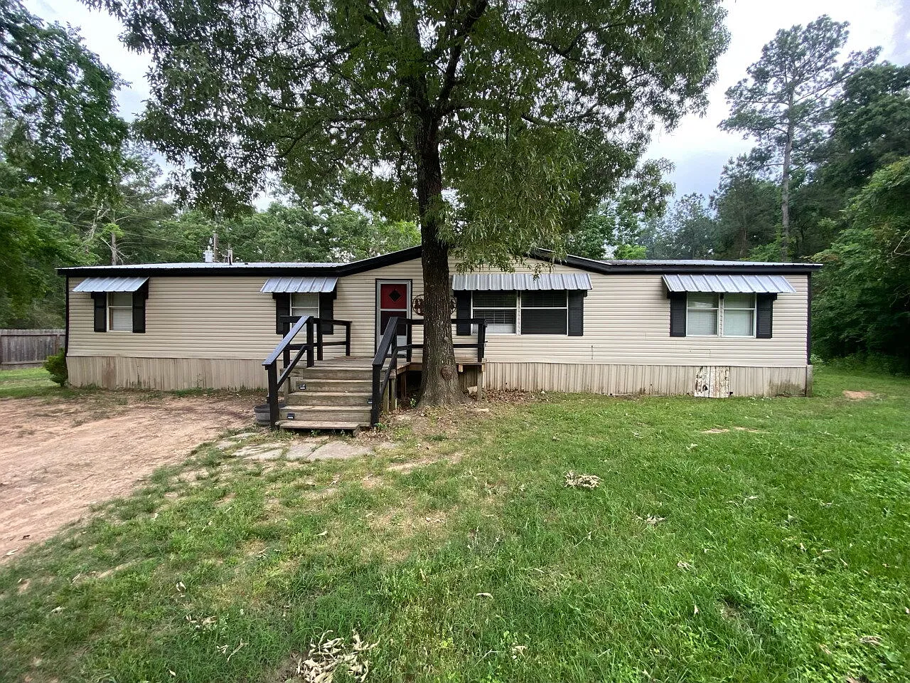 4 bed, 2.0 bath, 1904 sqft, $2,100 — Photo 1