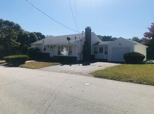 36 Brookfield Dr, Cranston, RI 02920