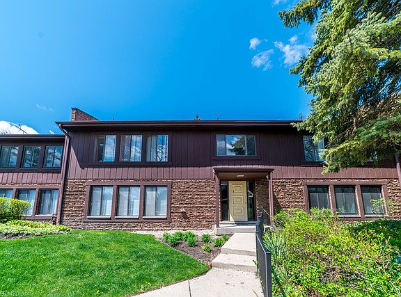 3rd image of 1316 Cass Ln W APT 201