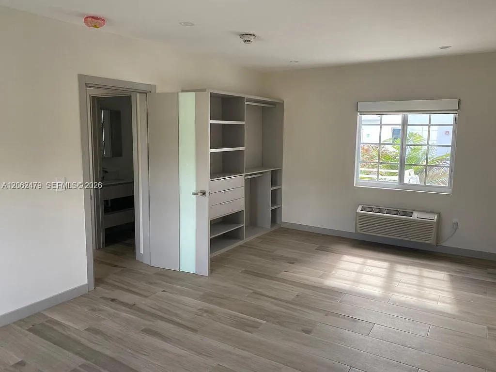 1 bed, 1.0 bath, $2,700 — Photo 4