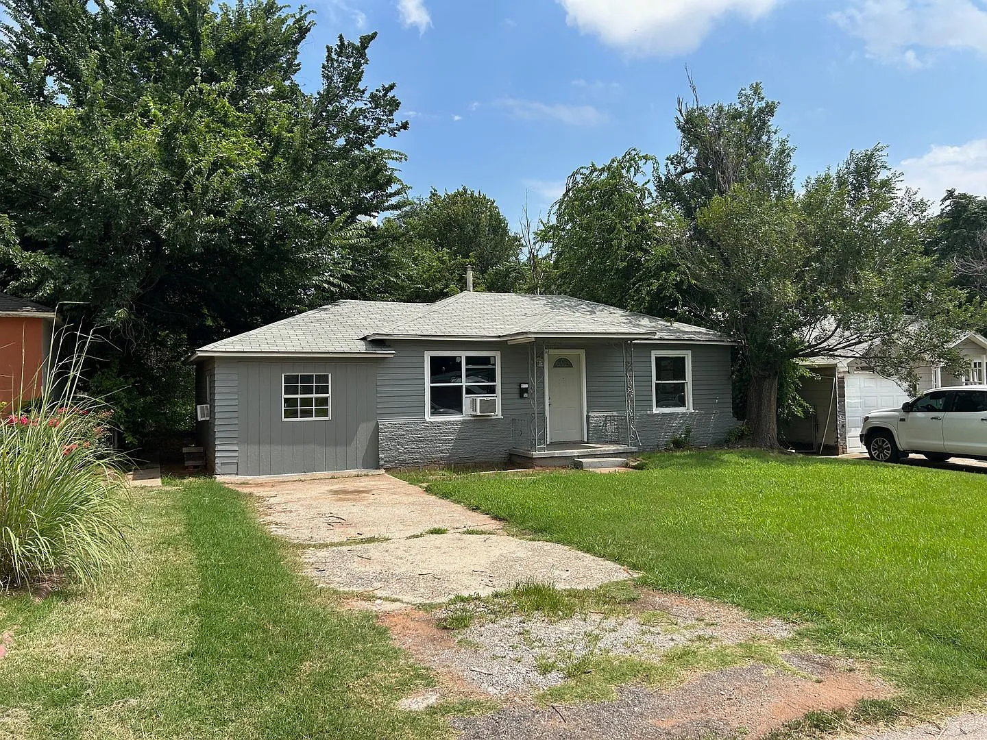 Charming 3 bedroom, 1 bathroom home — Photo 3