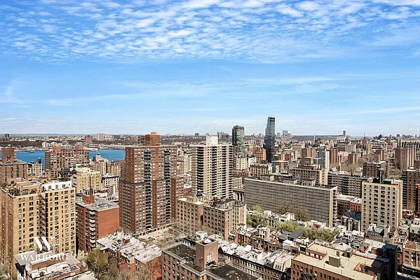 Sold by Warburg | media 21