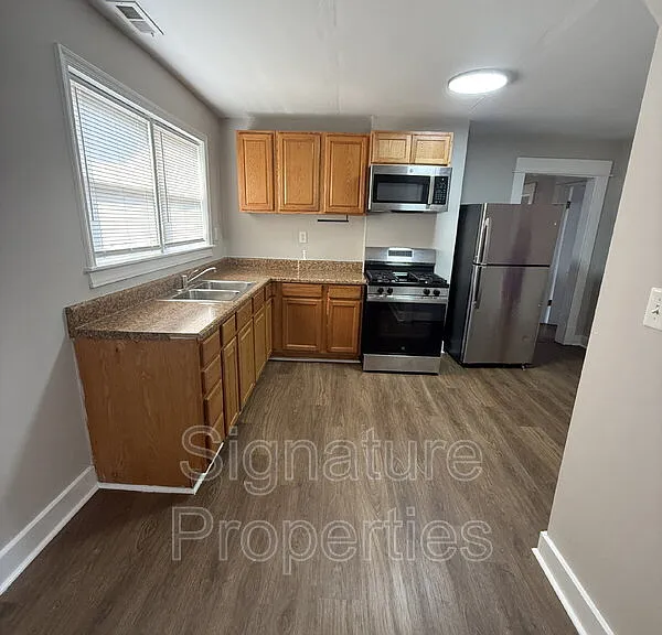 180 W Balview Ave #B — Photo 12
