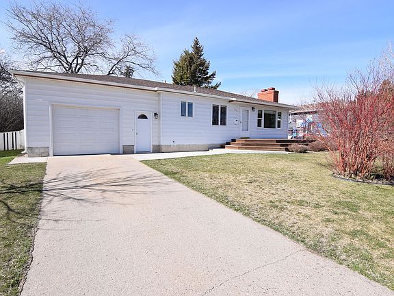 2nd image of 105 Riverview D