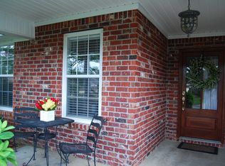 3 Whitestone Ct, Hattiesburg, MS 39402