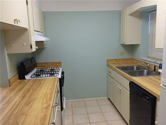 5th image of 5079 Village Gardens Dr #1