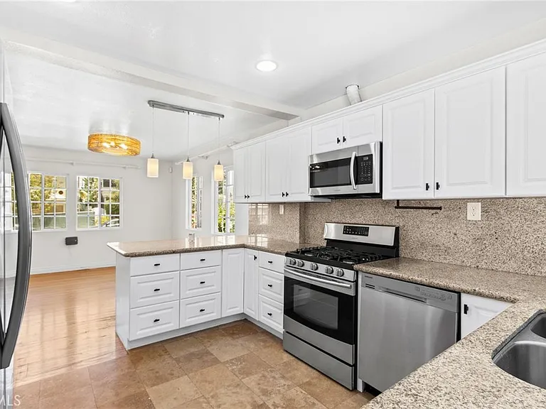 1205 Manzanita Ln — Photo 24