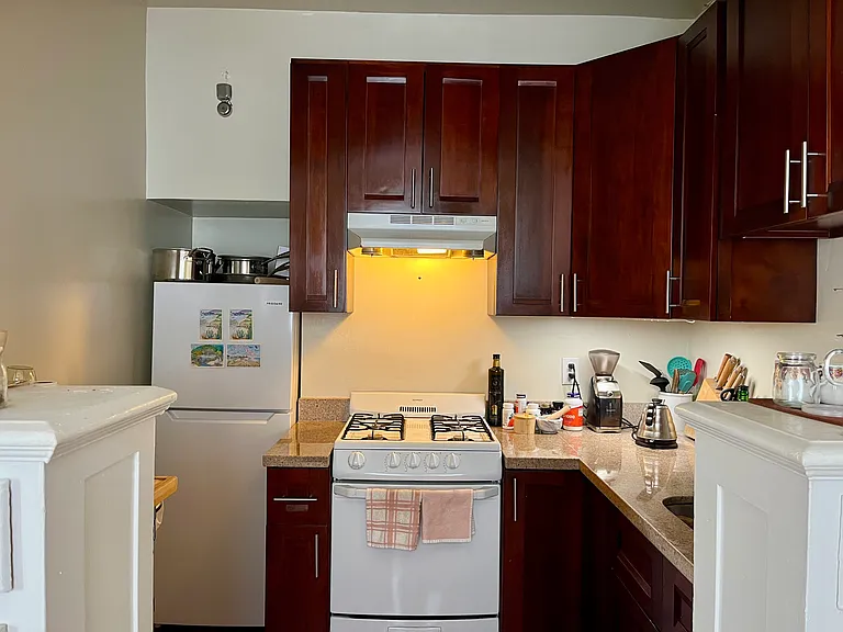 3555 Broderick St #303 — Photo 6