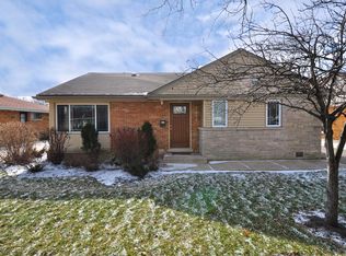 7237 Lake St, Morton Grove, IL 60053