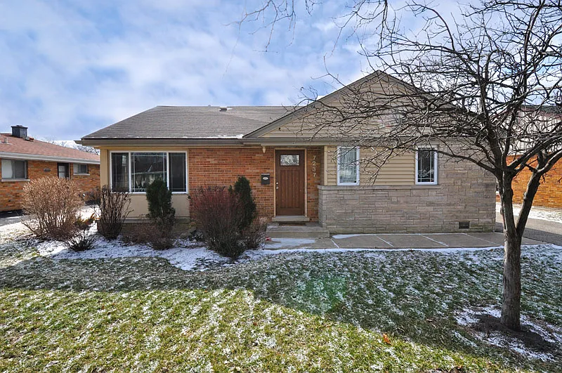 7237 Lake St photo 1