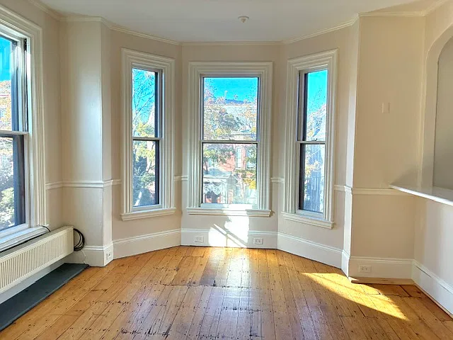 1 bed, 900 sqft, $2,250 — Photo 2