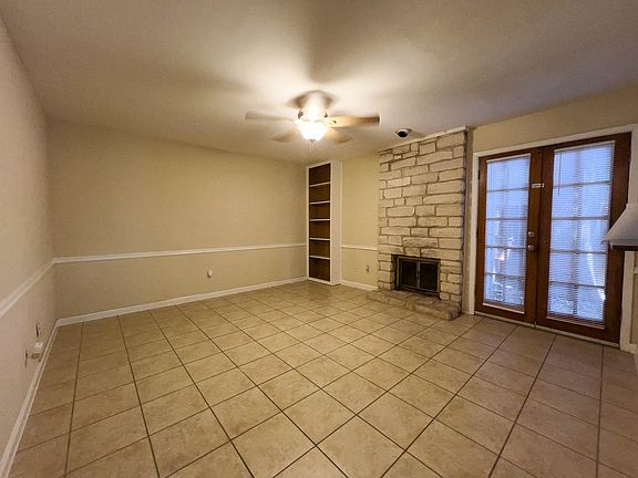 3rd image of 3506 Speedway St #106