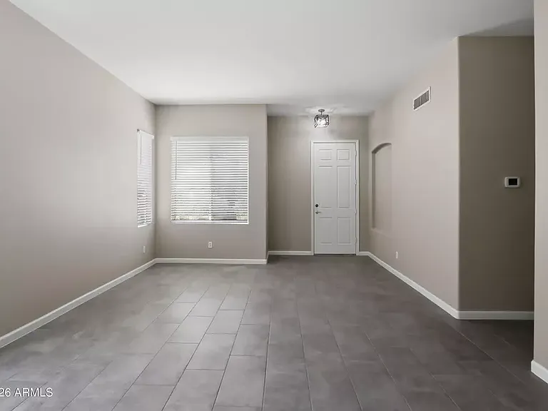 964 W Fairway Dr — Photo 4