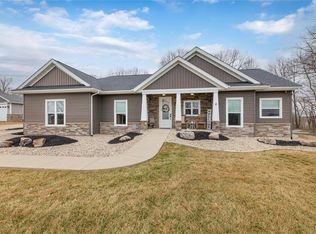 8125 Lost Bridge Rd, Bethalto, IL 62010