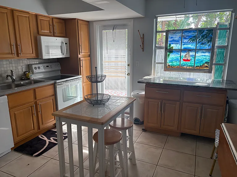 751 Hibiscus Ave #A — Photo 12