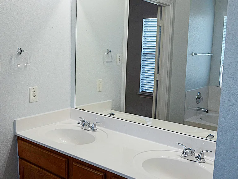 5000 Sydney Harbour Ct — Photo 31
