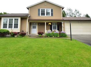 33 Glenville Dr, Rochester, NY 14606