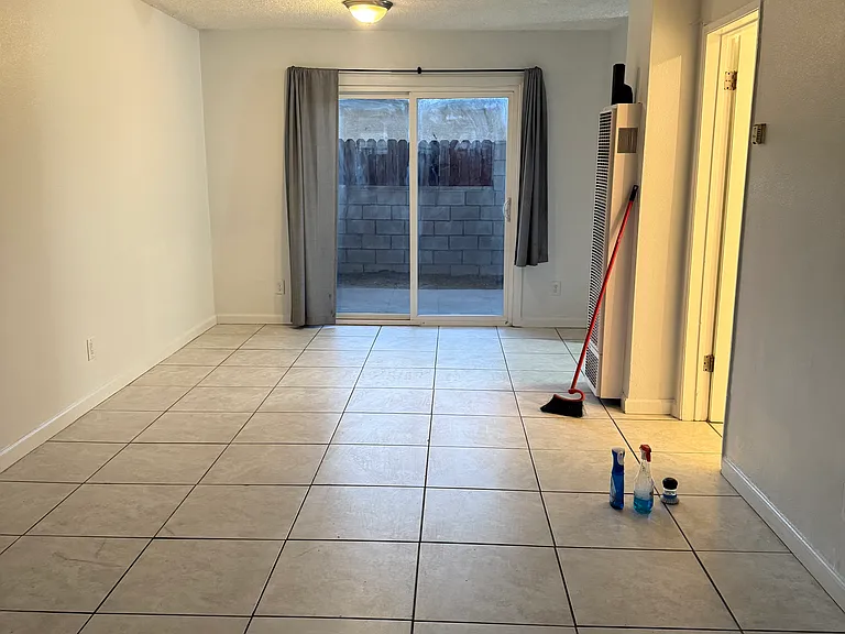 1054 E Salt Lake St #4 — Photo 9