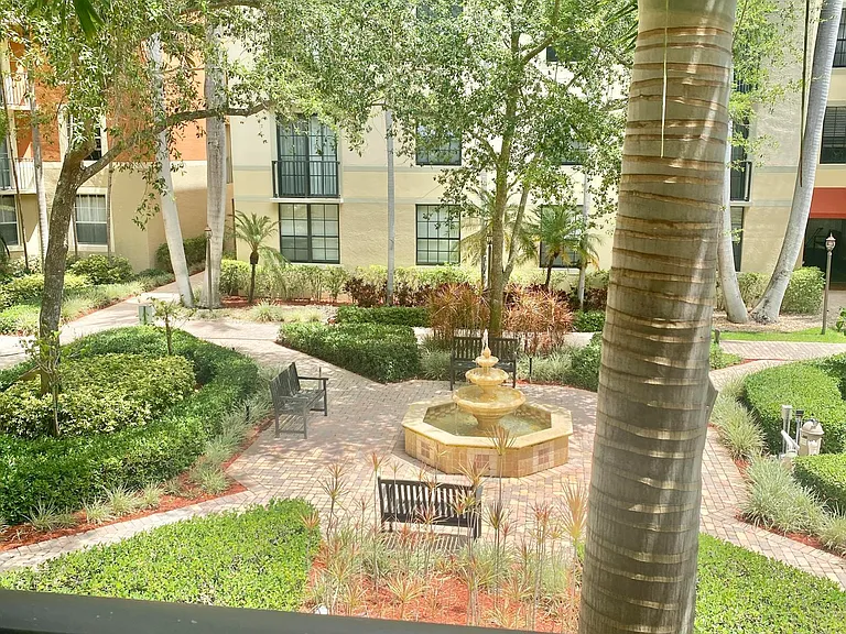 630 Sapodilla Ave #204 — Photo 22