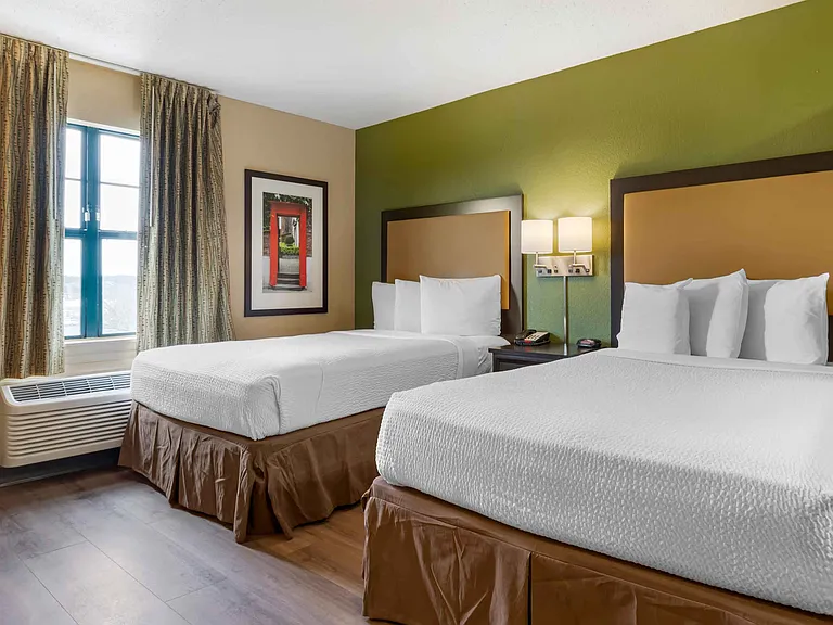 Studio Suite - 2 Full Beds