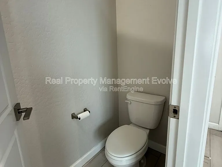 5118 E Anderson Dr — Photo 11
