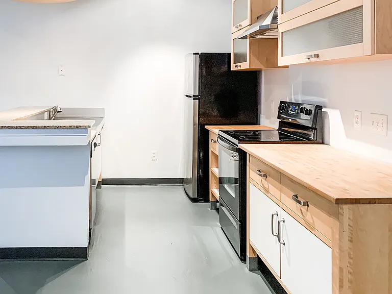 The Metropolitan Lofts — Photo 10